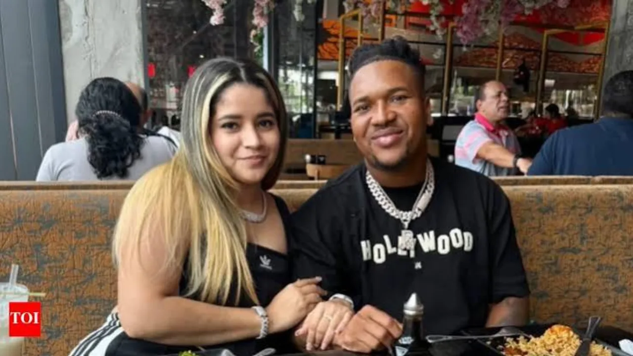 José Ramírez Wife: Jewelry and Curls Complete Her Look